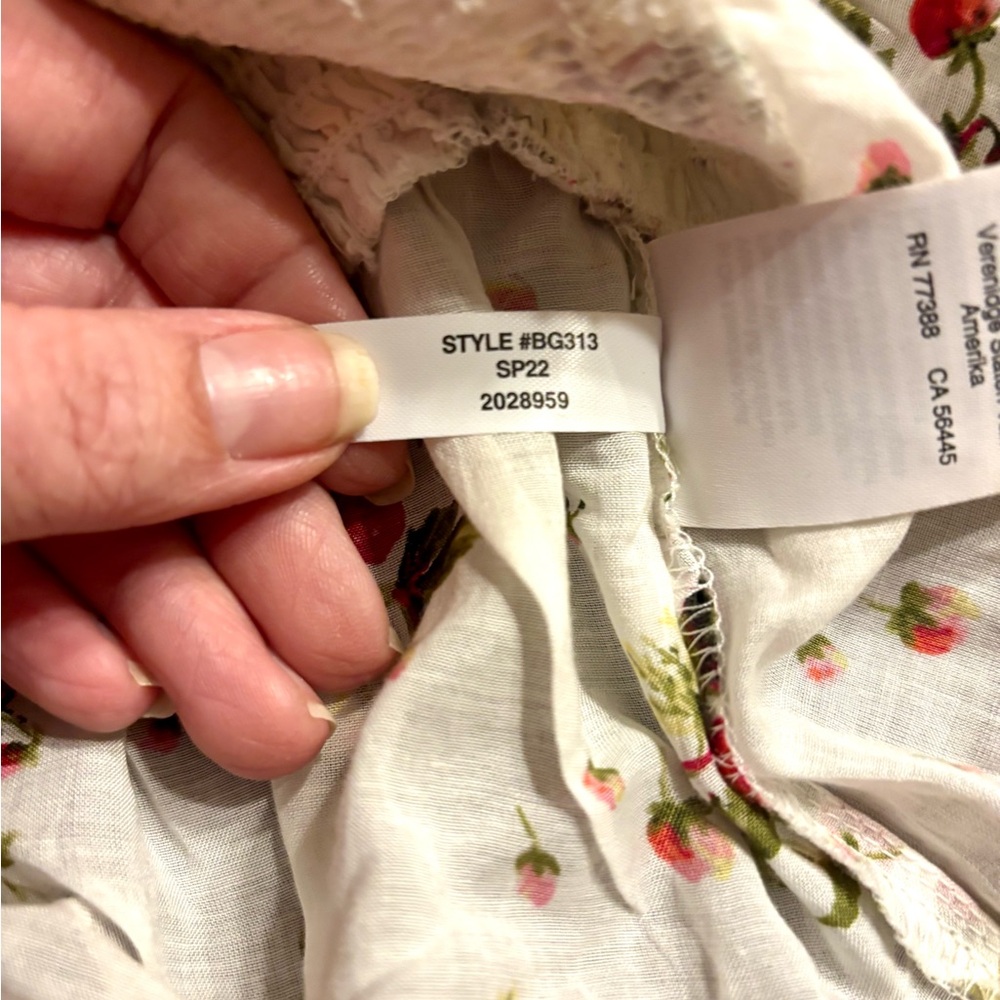 J.Crew Puff-Sleeve Smocked Top in Strawberry Floral EUC Women's Medium - Picture 7 of 7